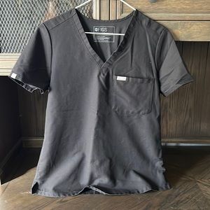 Small black figs scrub top